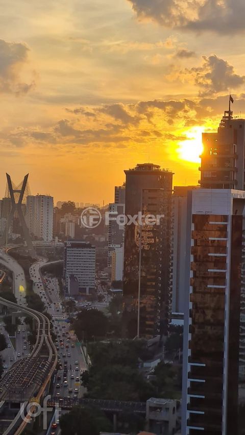 Image 8 - 896401