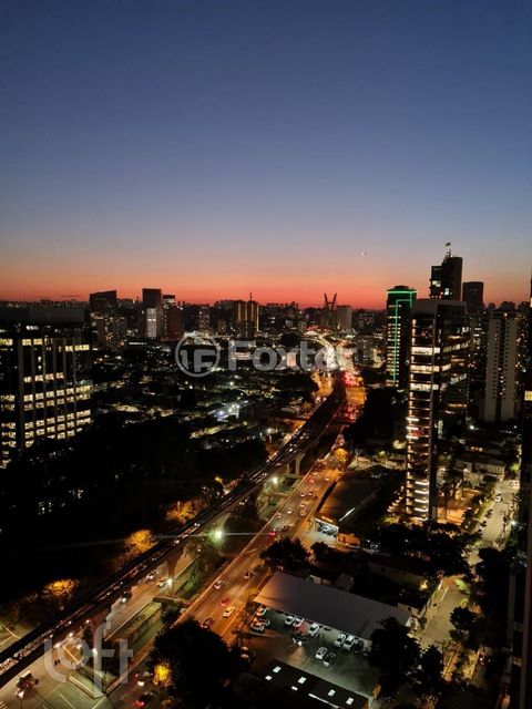 Image 9 - 896401