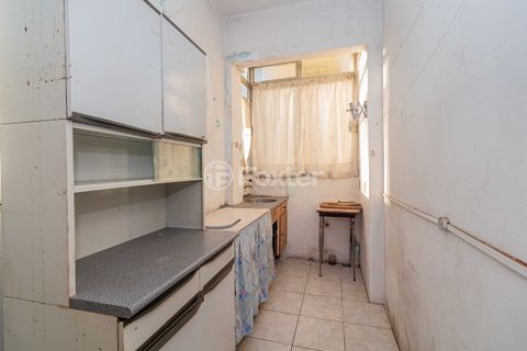 Image 12 - 896428