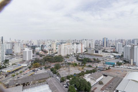 Image 5 - 896429