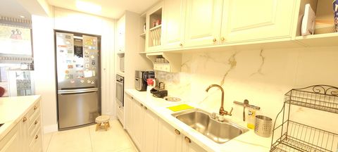 Image 9 - 896429