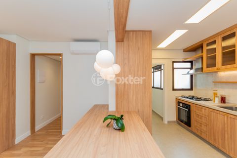 Image 8 - 896453