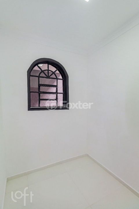 Image 7 - 896500