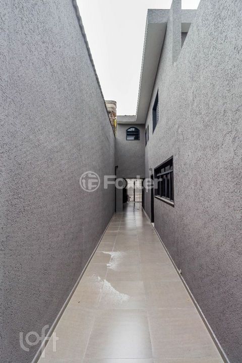 Image 17 - 896500