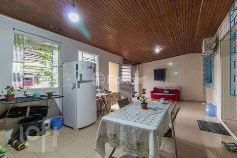 Image 8 - 896519