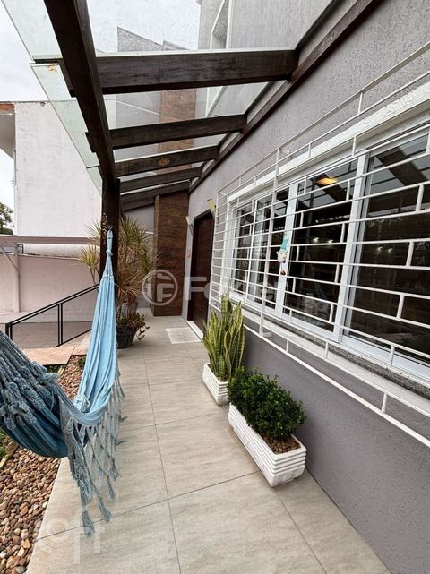 Image 3 - 896534