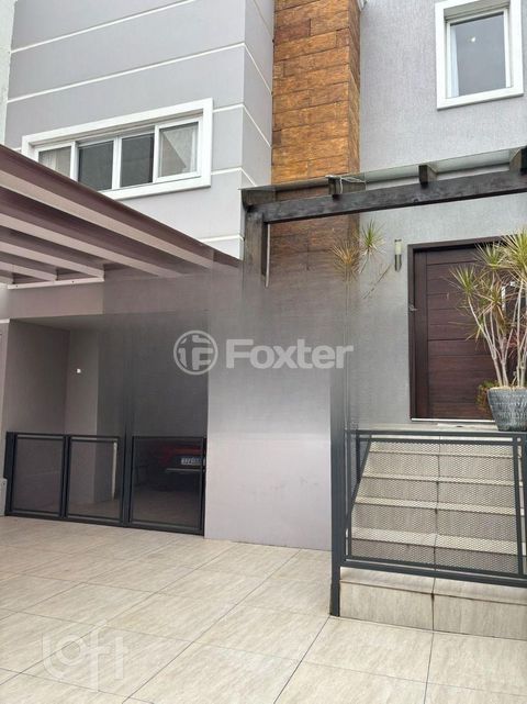 Image 4 - 896534