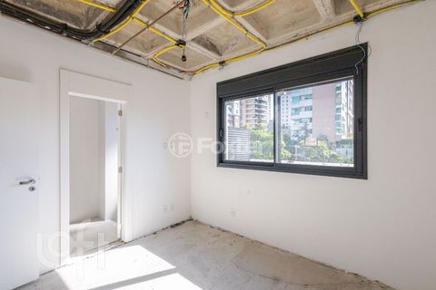 Image 7 - 896560