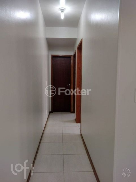 Image 6 - 896595