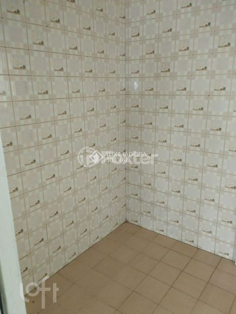 Image 8 - 896607