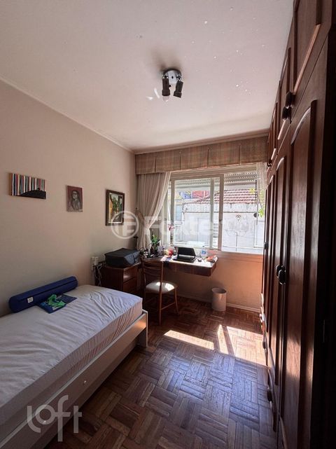Image 7 - 896610
