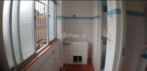 Image 8 - 896620