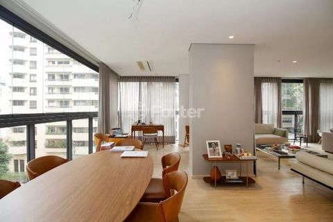 Image 6 - 896621