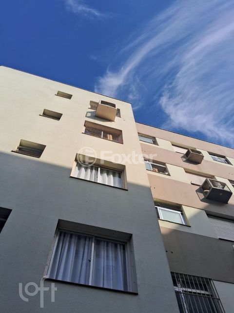 Image 8 - 896623