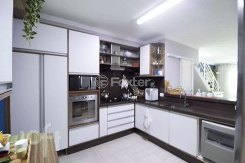 Image 3 - 896625