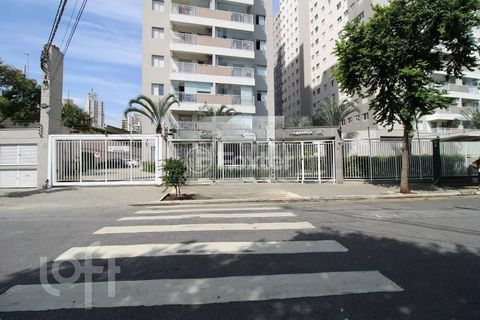 Image 11 - 896626