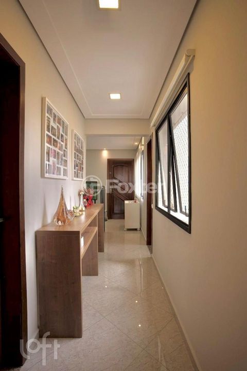 Image 3 - 896628