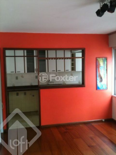 Image 0 - 896629