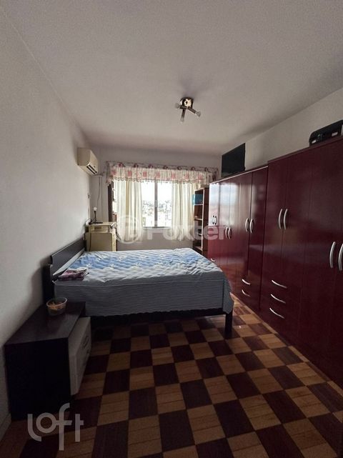 Image 7 - 896636