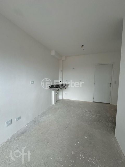 Image 1 - 896645