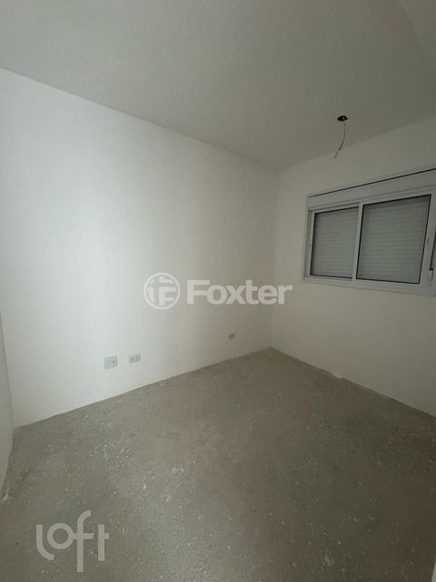 Image 6 - 896646