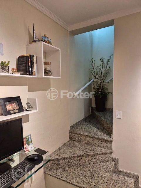 Image 2 - 896650