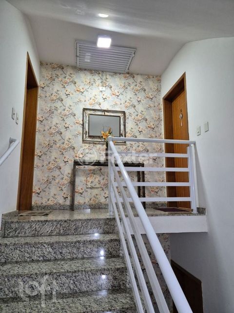Image 9 - 896650