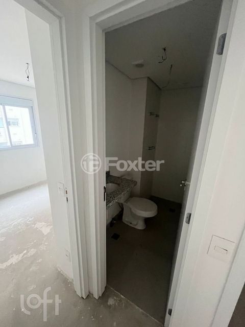 Image 9 - 896653