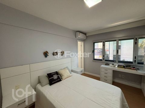 Image 7 - 896655