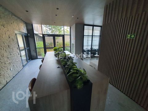 Image 12 - 896656