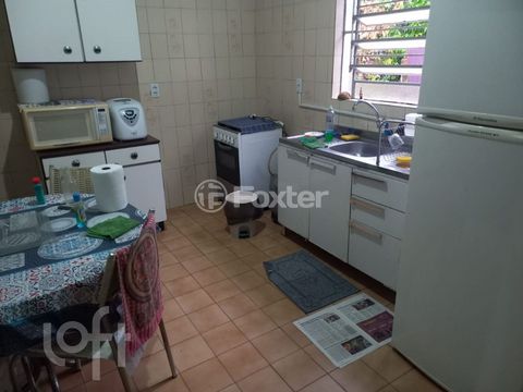 Image 8 - 896657