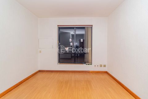 Image 1 - 896662