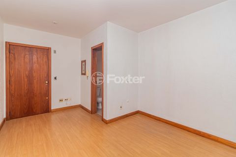 Image 6 - 896662