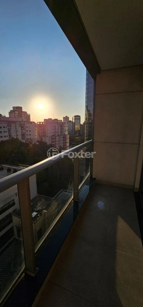 Image 3 - 896666