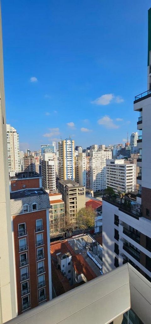 Image 6 - 896666