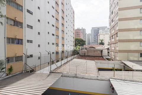 Image 15 - 896673