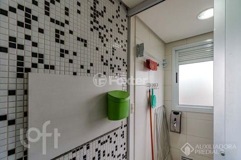 Image 8 - 896677