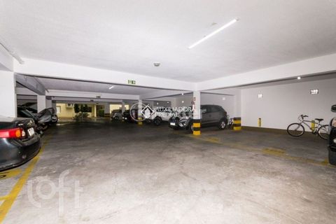 Image 12 - 896681
