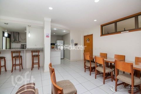 Image 8 - 896681