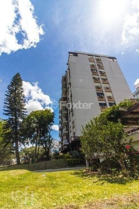Image 6 - 896705