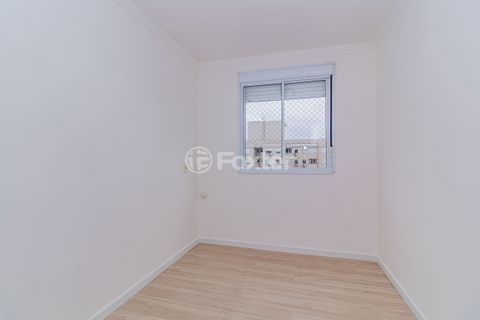 Image 9 - 896707