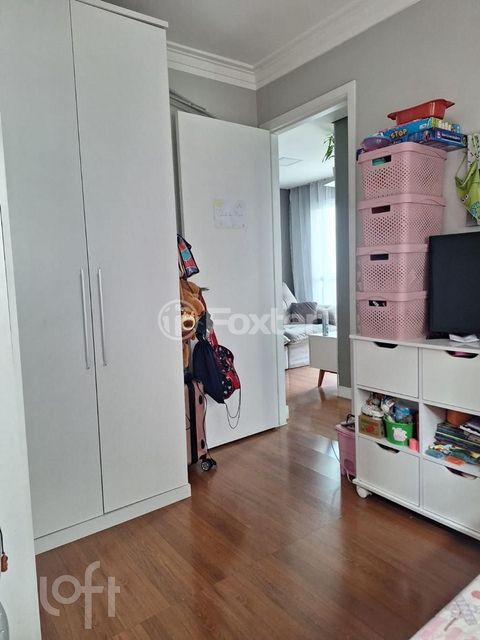 Image 7 - 896712