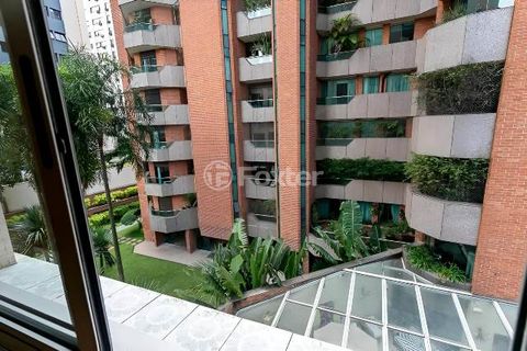 Image 13 - 896713
