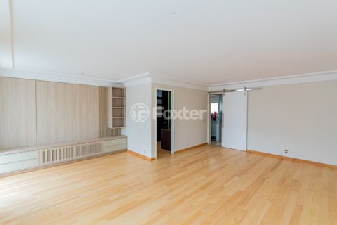 Image 7 - 896723