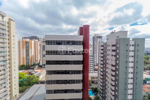 Image 3 - 896723