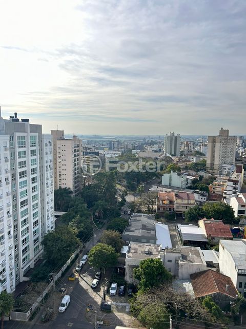Image 16 - 896738
