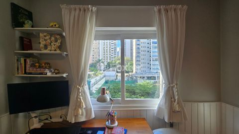 Image 16 - 896740