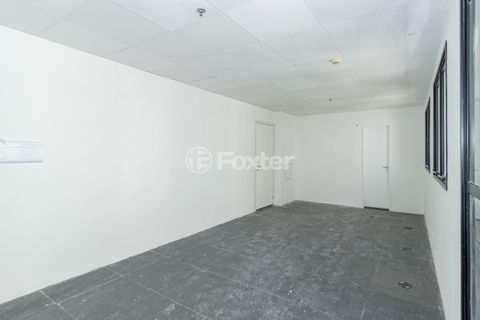 Image 7 - 896741