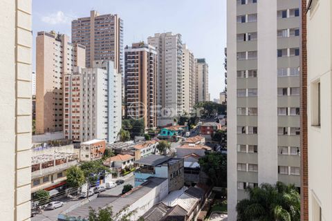 Image 4 - 896741