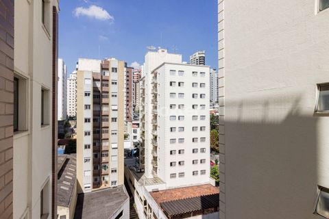 Image 6 - 896741
